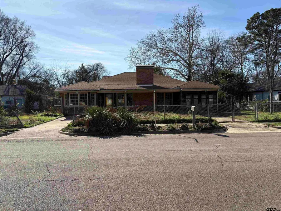 609 HICKORY, Hughes Springs, TX 75656 - Image #2