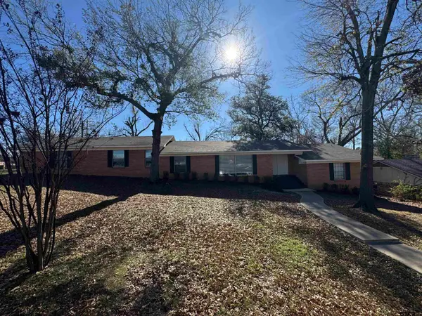 1823 Overbrook, Tyler, TX 75703