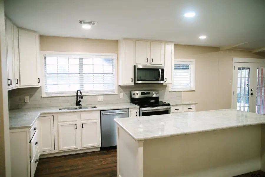 1823 Overbrook, Tyler, TX 75703 - Image #2