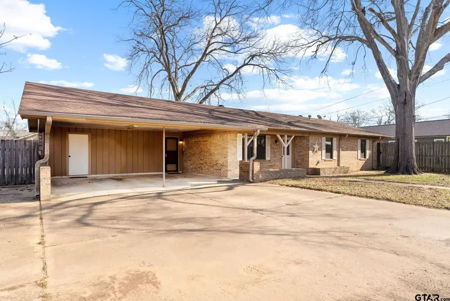 303 Lowry St., Arp, TX 75750 - Image #2