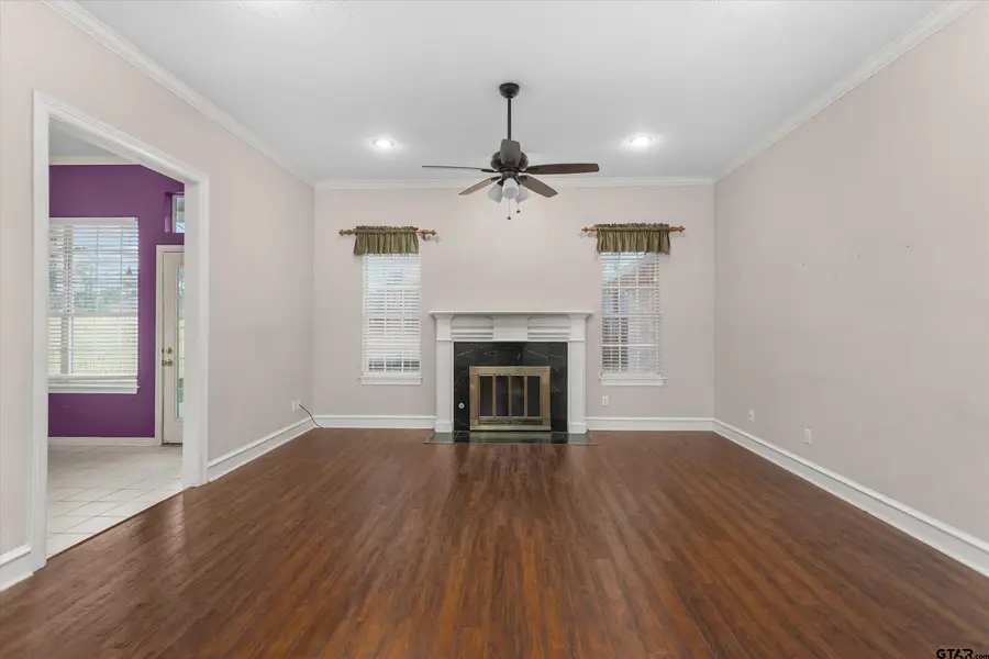 3305 Oak Village Dr., Tyler, TX 75707 - #3