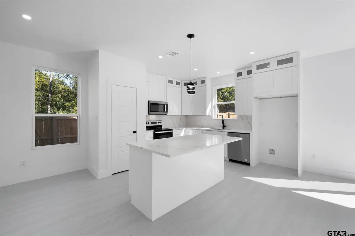 309 W Beckham Street, Sulphur Springs, TX 75482 - Image #1