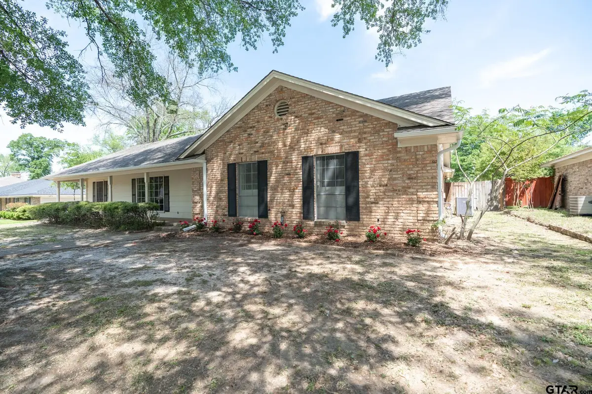 1116 Kingspark Dr., Tyler, TX 75703 - Image #1