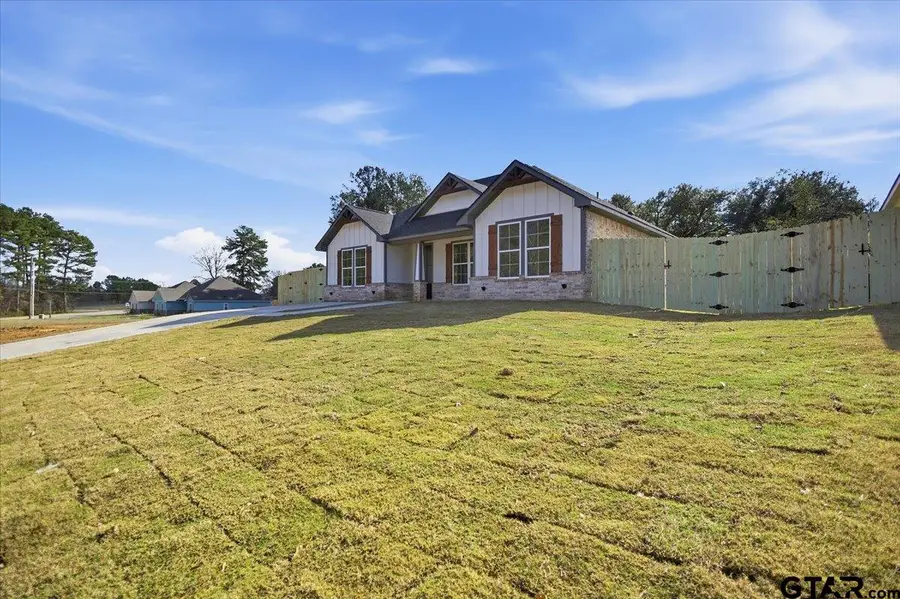 524 W 32nd St, Tyler, TX 75702 - Image #2