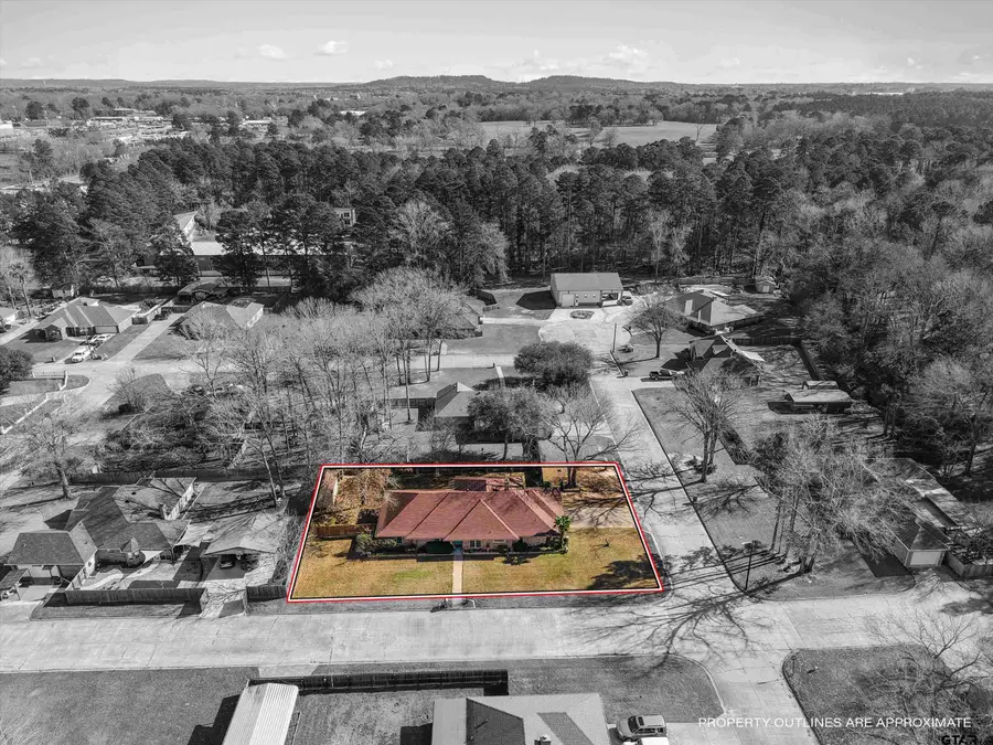 306 Pueblo Dr., Gilmer, TX 75644 - #2