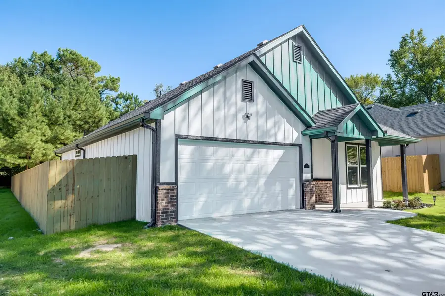 201 Victory St., Palestine, TX 75801 - #3