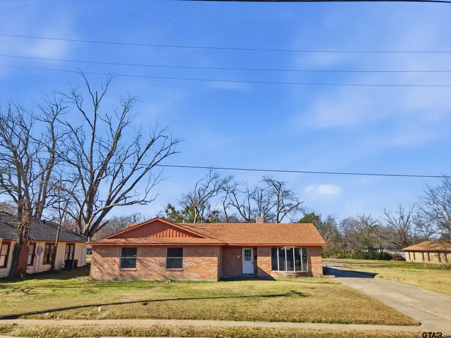 423 S Davis, Sulphur Springs, TX 75482 - #2
