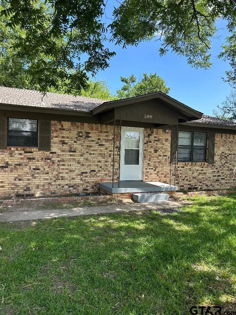 209 W SOUTH ST, Lindale, TX 75771 - Image #1