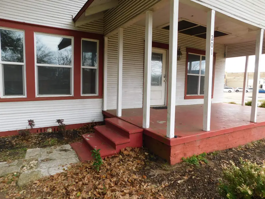 201 N Henry, Lindale, TX 75771 - Image #2