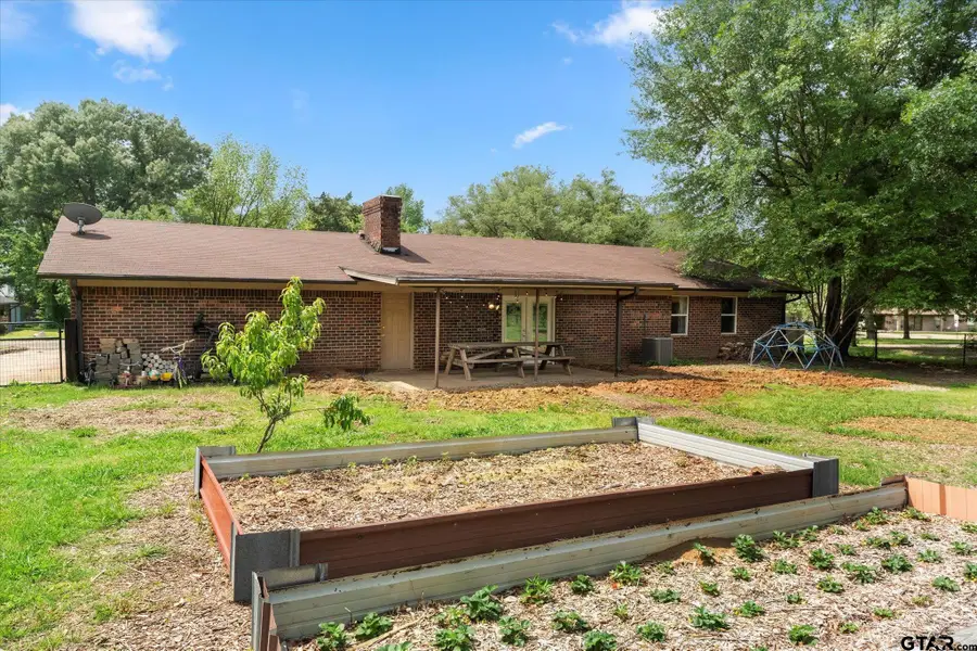 524 Park Lane, Mount Vernon, TX 75457 - #2