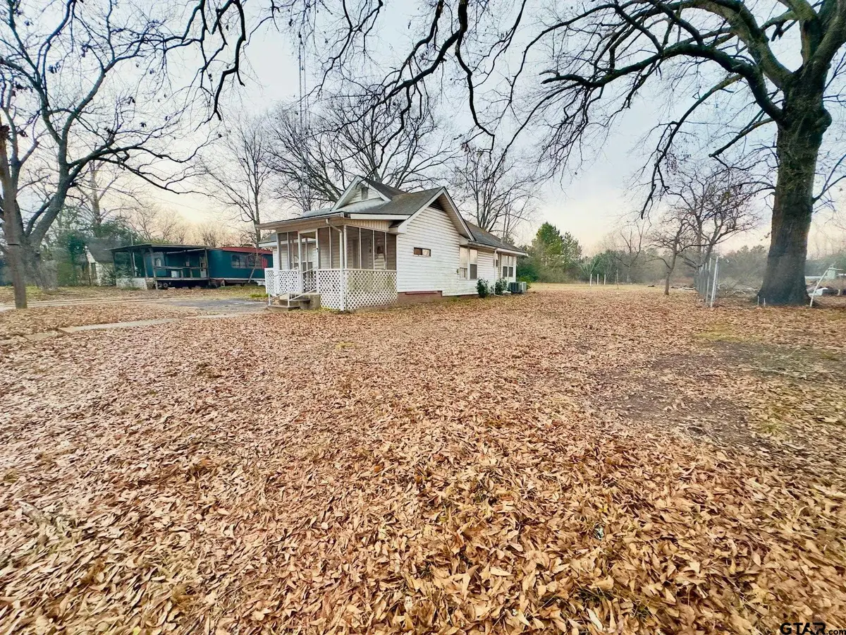 424 W Blackbourn St, Hawkins, TX 75765 - #1