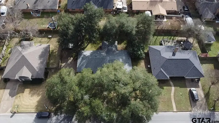 915 Pam Dr., Tyler, TX 75703 - Image #2