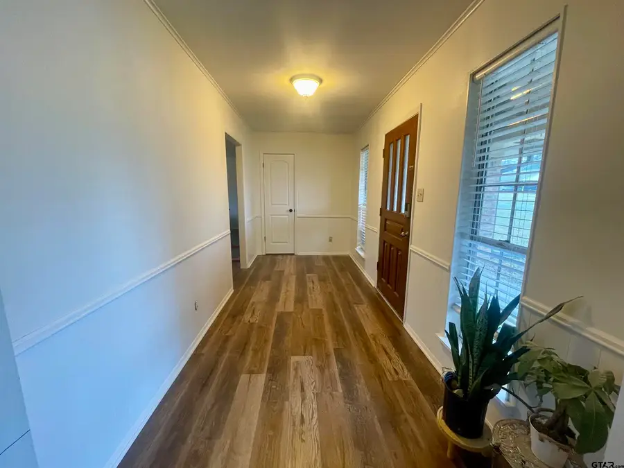 2101 Woodbine Drive, Gladewater, TX 75647 - Image #2