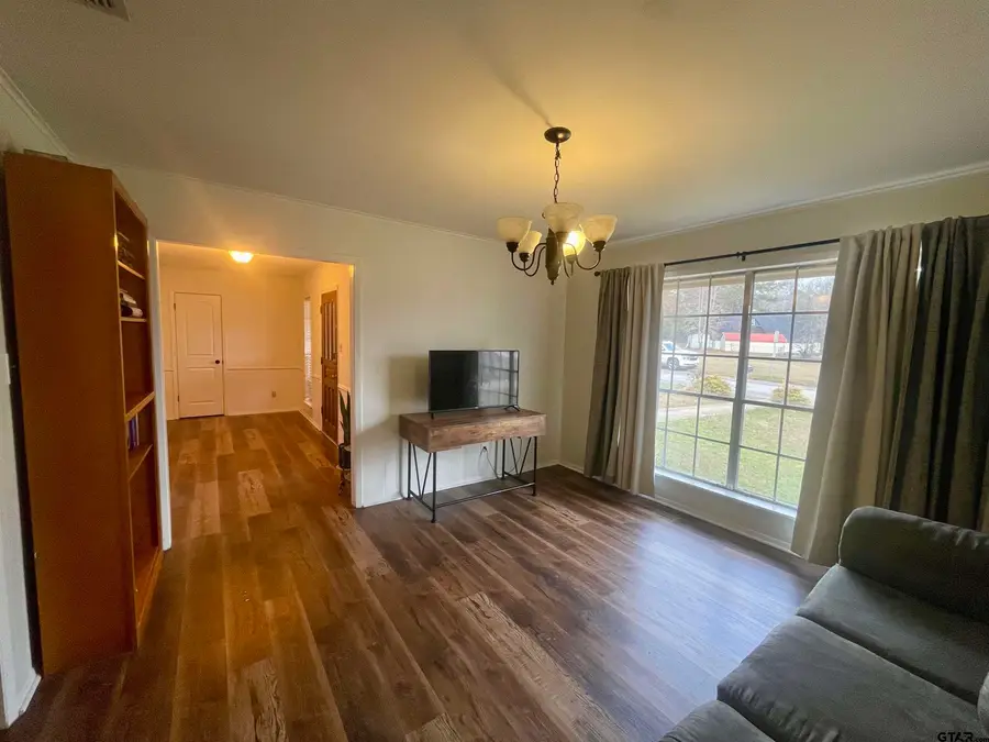 2101 Woodbine Drive, Gladewater, TX 75647 - Image #3