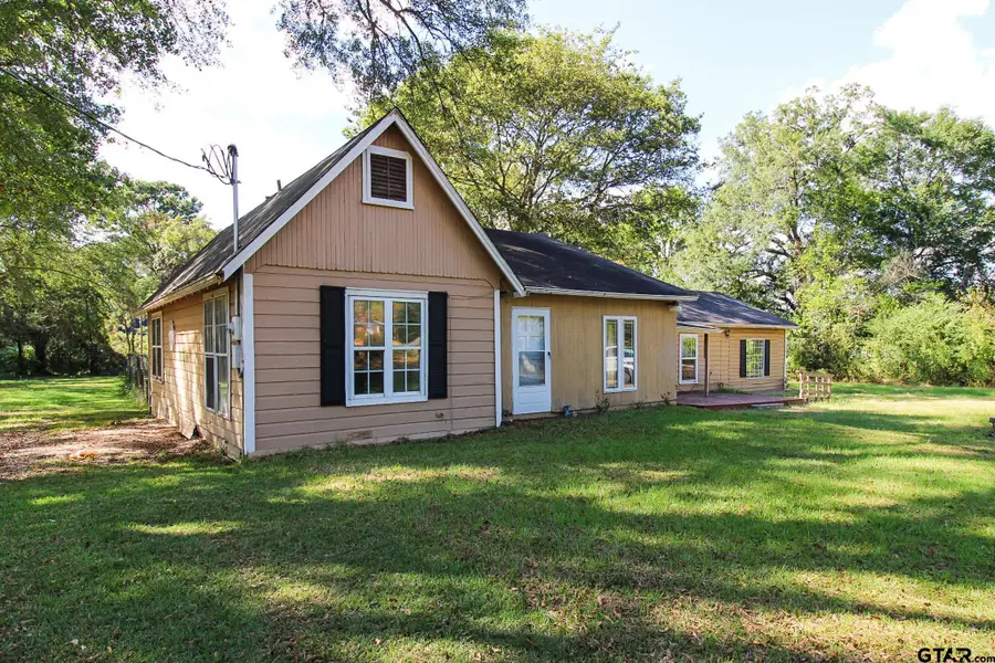 407 Pace St, Naples, TX 75568 - #2