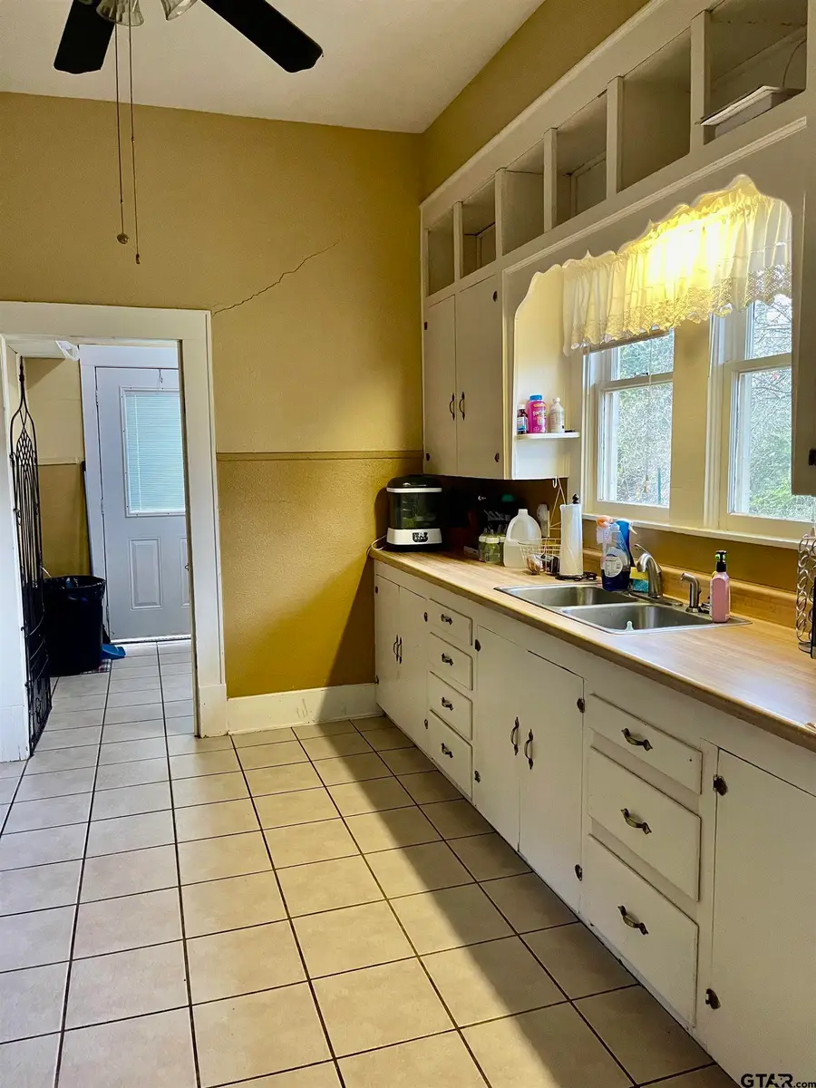 1023 N Spring, Grand Saline, TX 75140 - #3