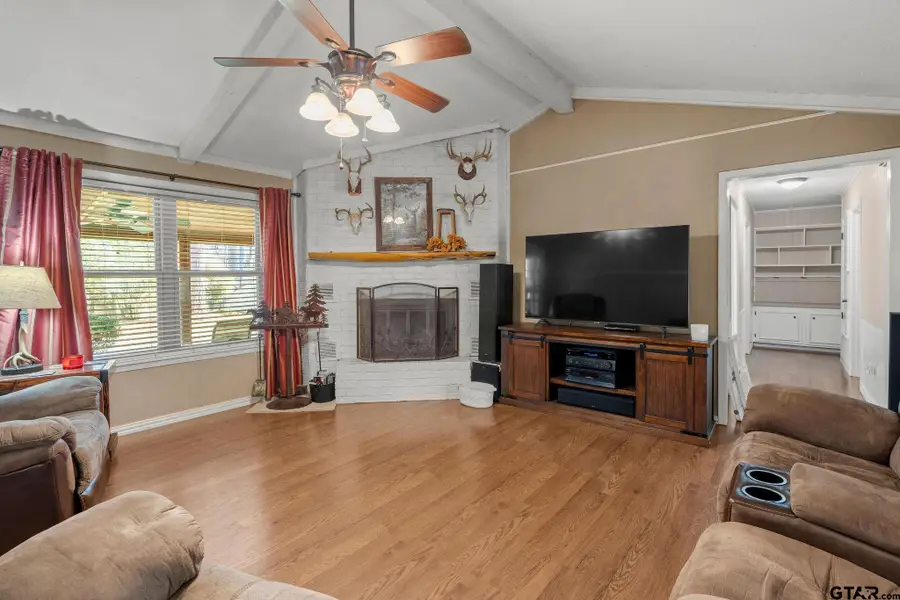 321 Jefferson St, Lone Star, TX 75668 - Image #2