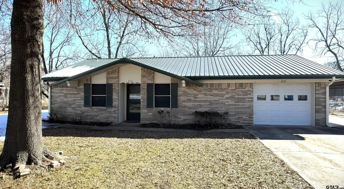 212 College St, Roxton, TX 75477 - #1