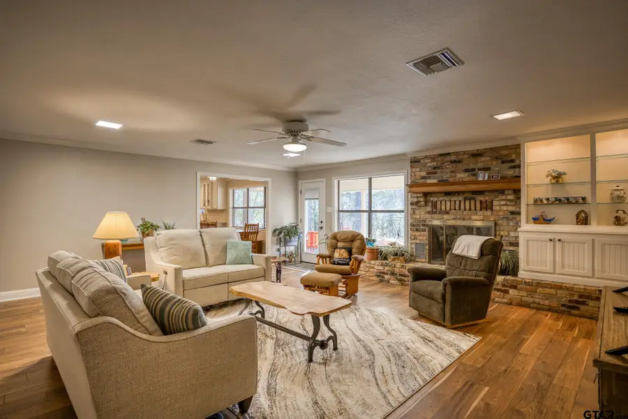 100 Buckhorn, Palestine, TX 75801 - #3