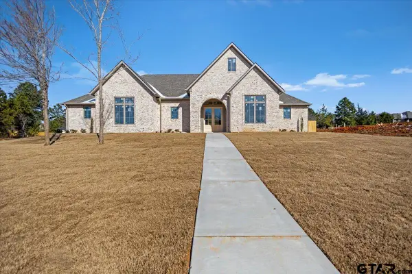 302 Heath Circle, Bullard, TX 75757