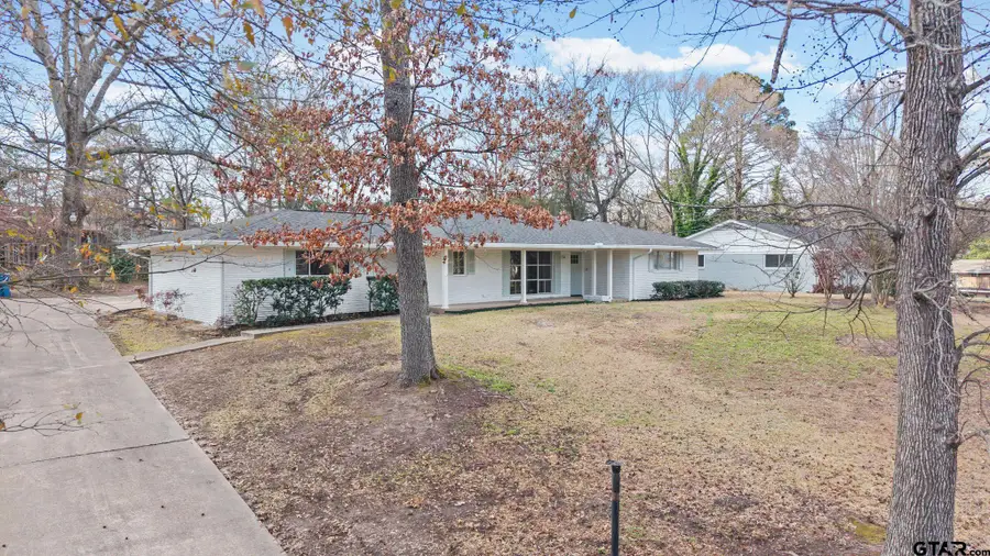 1106 S Williams Ave, Mount Pleasant, TX 75455 - #2