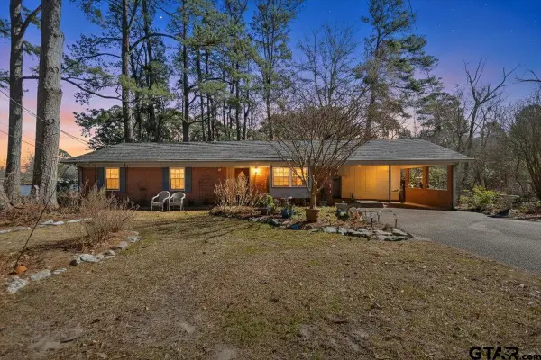 109 Biloxi St, Henderson, TX 75652