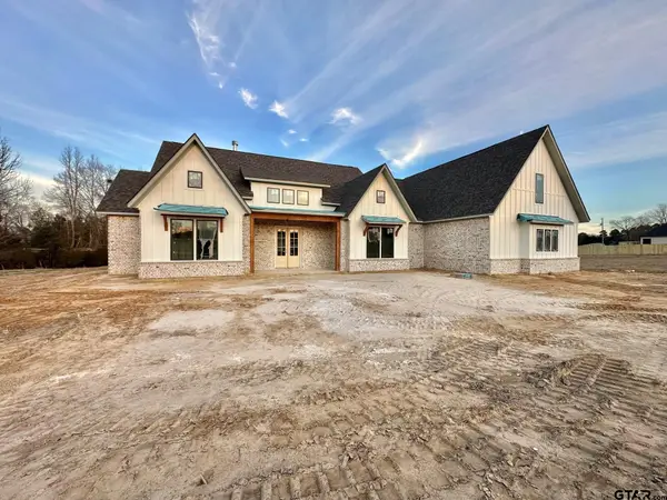 159 Mila Ln, Gladewater, TX 75647