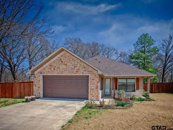 111 Oak Street, Emory, TX 75440