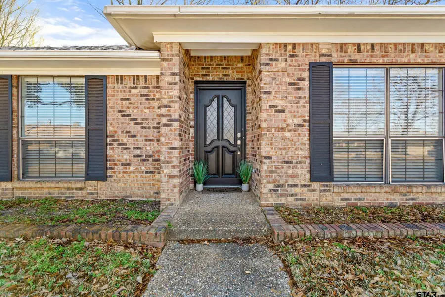 704 Becky Dr, Tyler, TX 75703 - #2