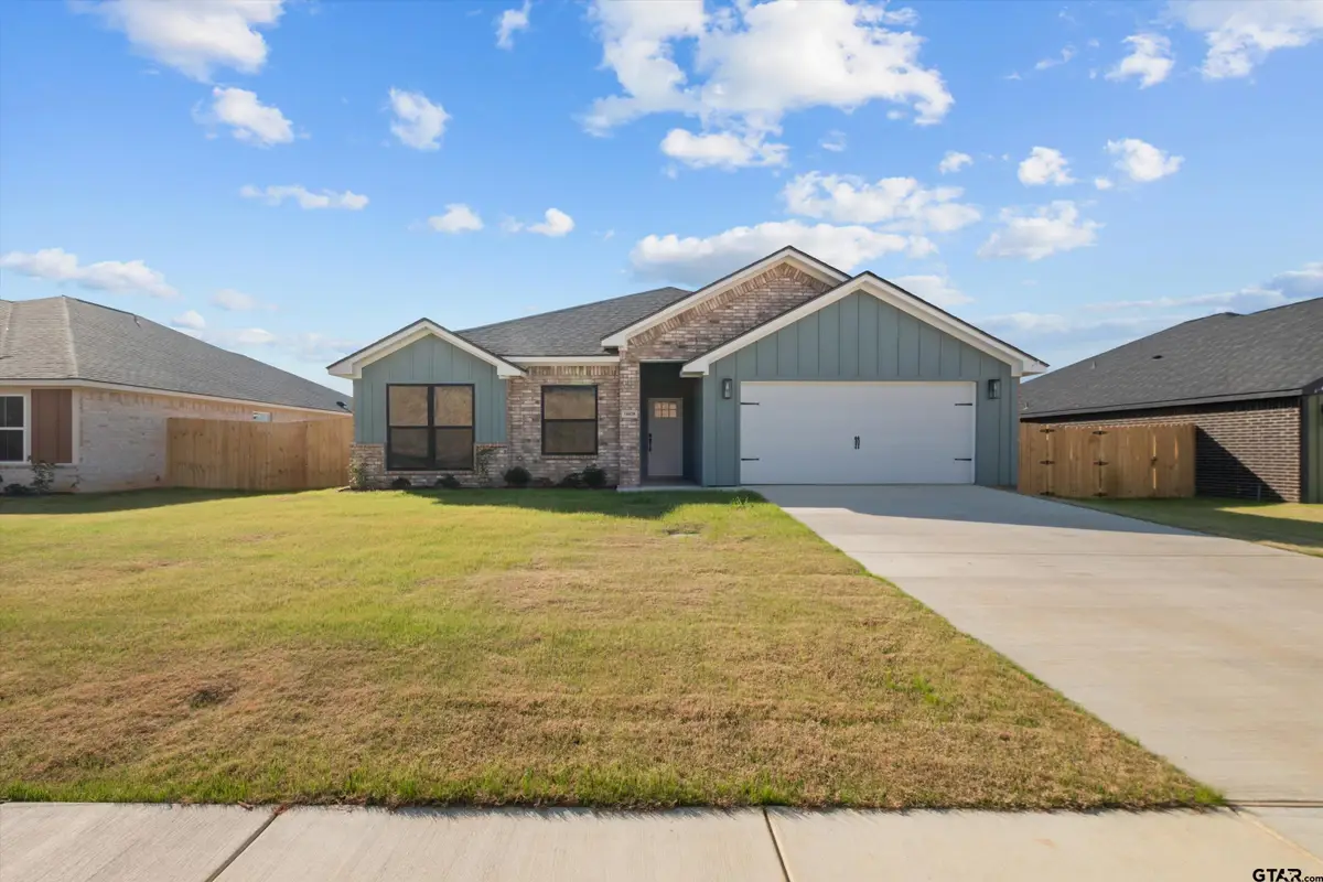 16529 Crossing Circle, Lindale, TX 75771 - #1