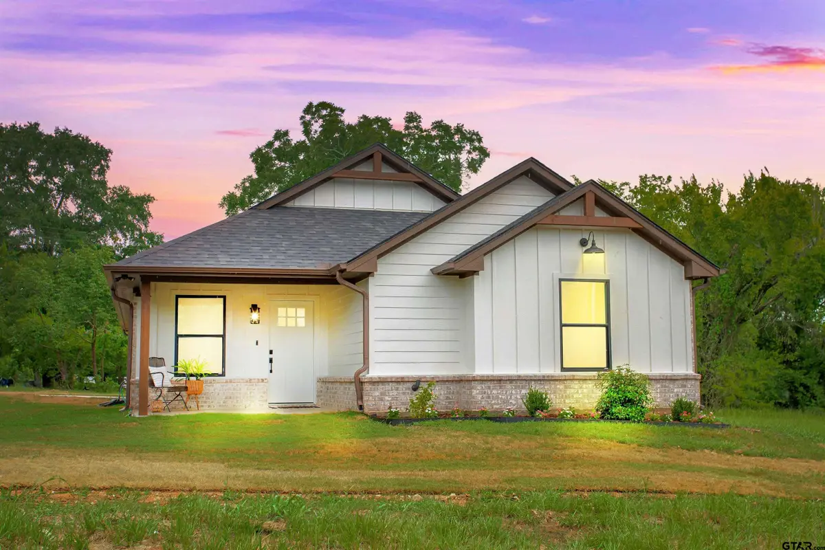 113 W Magnolia, Troup, TX 75789 - #1