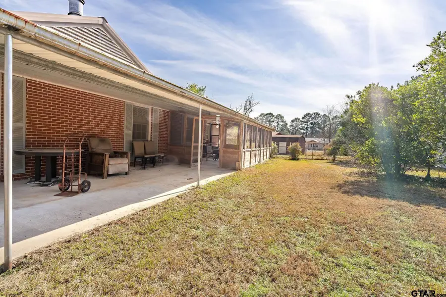 304 HILLCREST BLVD, Daingerfield, TX 75638 - #3