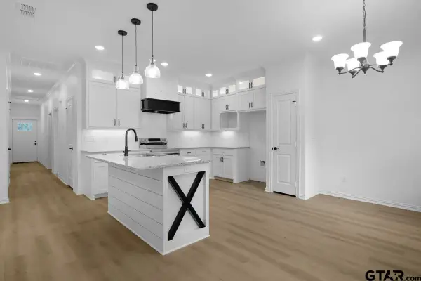 1610 W Barrett, Tyler, TX 75702