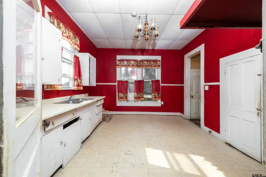 816 Louisiana St., Palestine, TX 75801 - #3