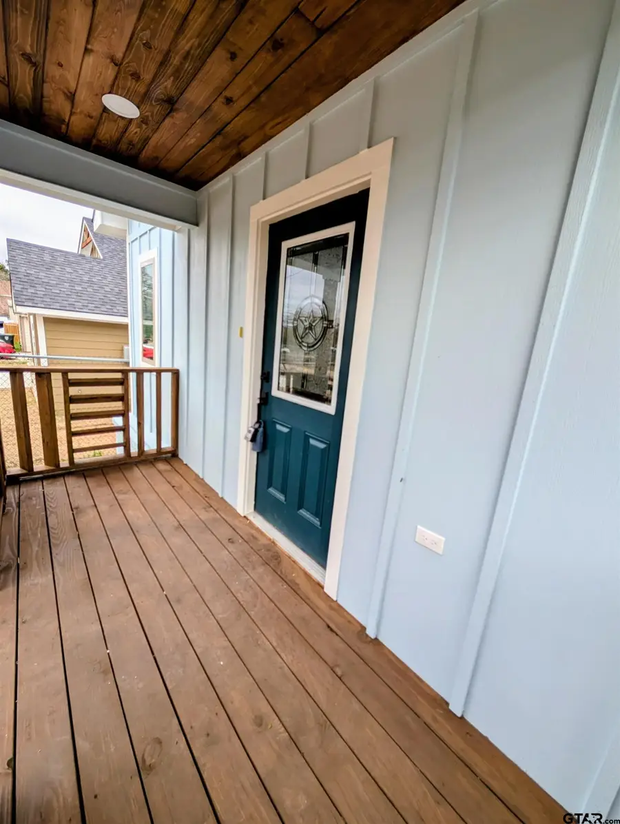 910 Duckenfield Ave, Tyler, TX 75701 - #2