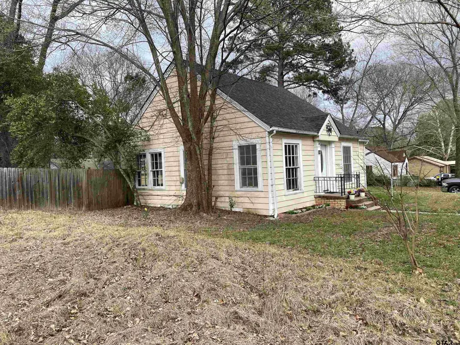 309 E Park, Overton, TX 75684 - #3