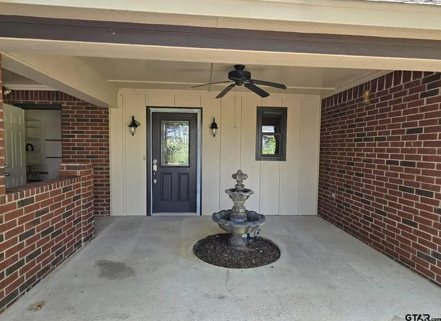 5731 N Cape Dr, Chandler, TX 75758 - #3