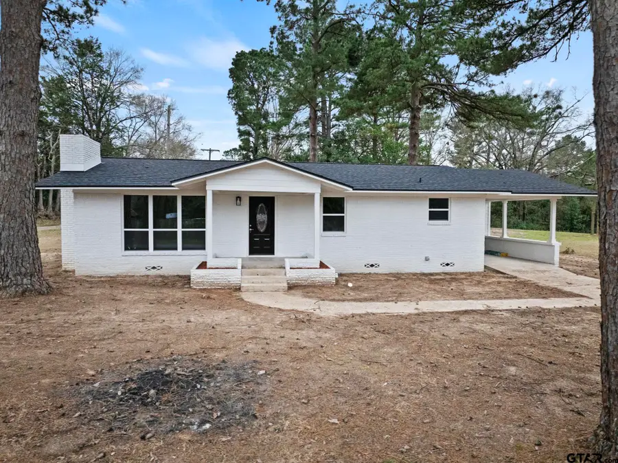 303 Campbell St, Daingerfield, TX 75638 - #2