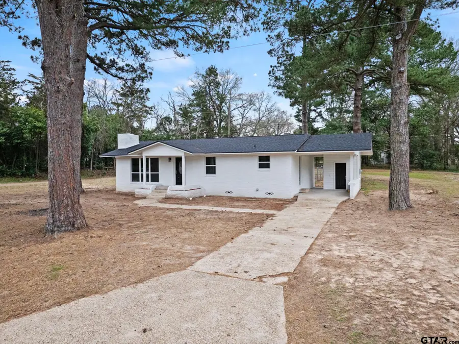 303 Campbell St, Daingerfield, TX 75638 - #3