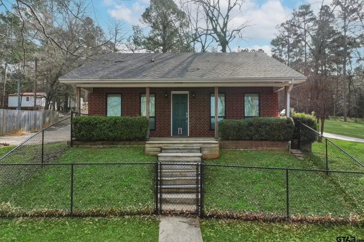 3075 E Lake Dr, Gladewater, TX 75647 - #1