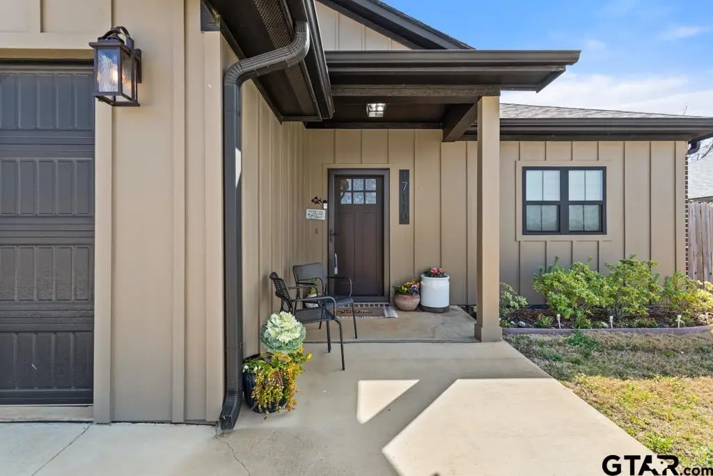 17110 Crossing Circle, Lindale, TX 75771 - #1