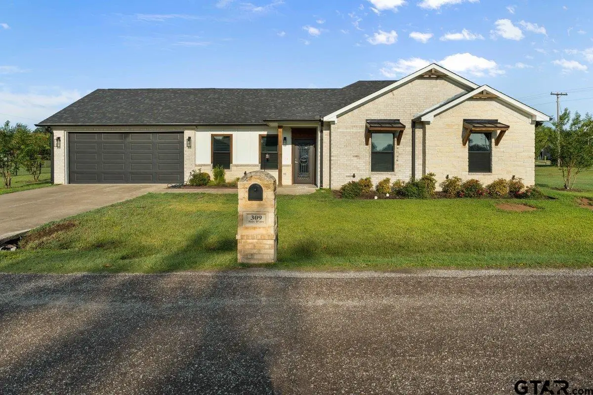 309 N Bois D Arc St, Van, TX 75790 - #1