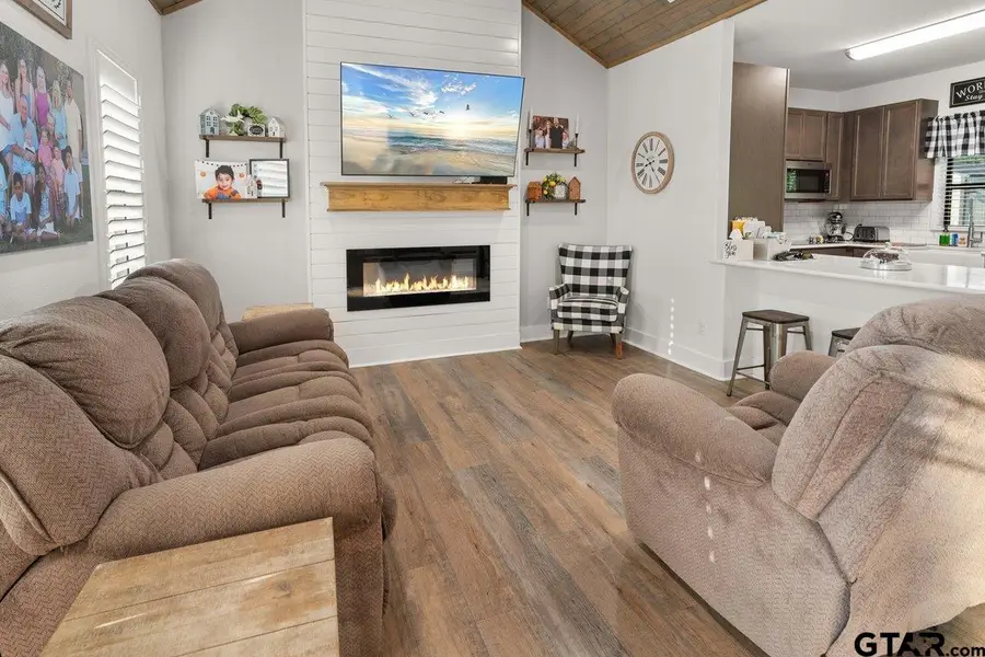 309 N Bois D Arc St, Van, TX 75790 - #2