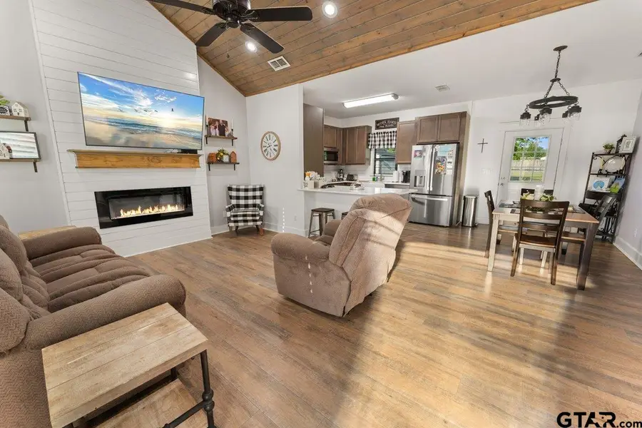 309 N Bois D Arc St, Van, TX 75790 - #3