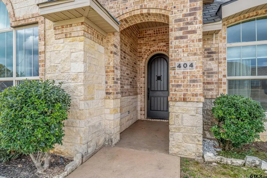 404 Corrigan Trails Blvd, Lindale, TX 75771 - #2