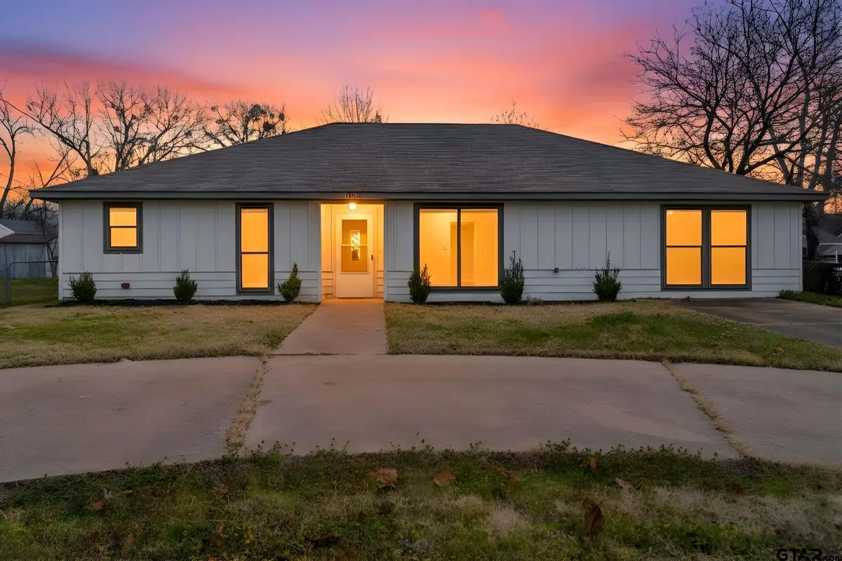 400 Baker, Lindale, TX 75771 - #1