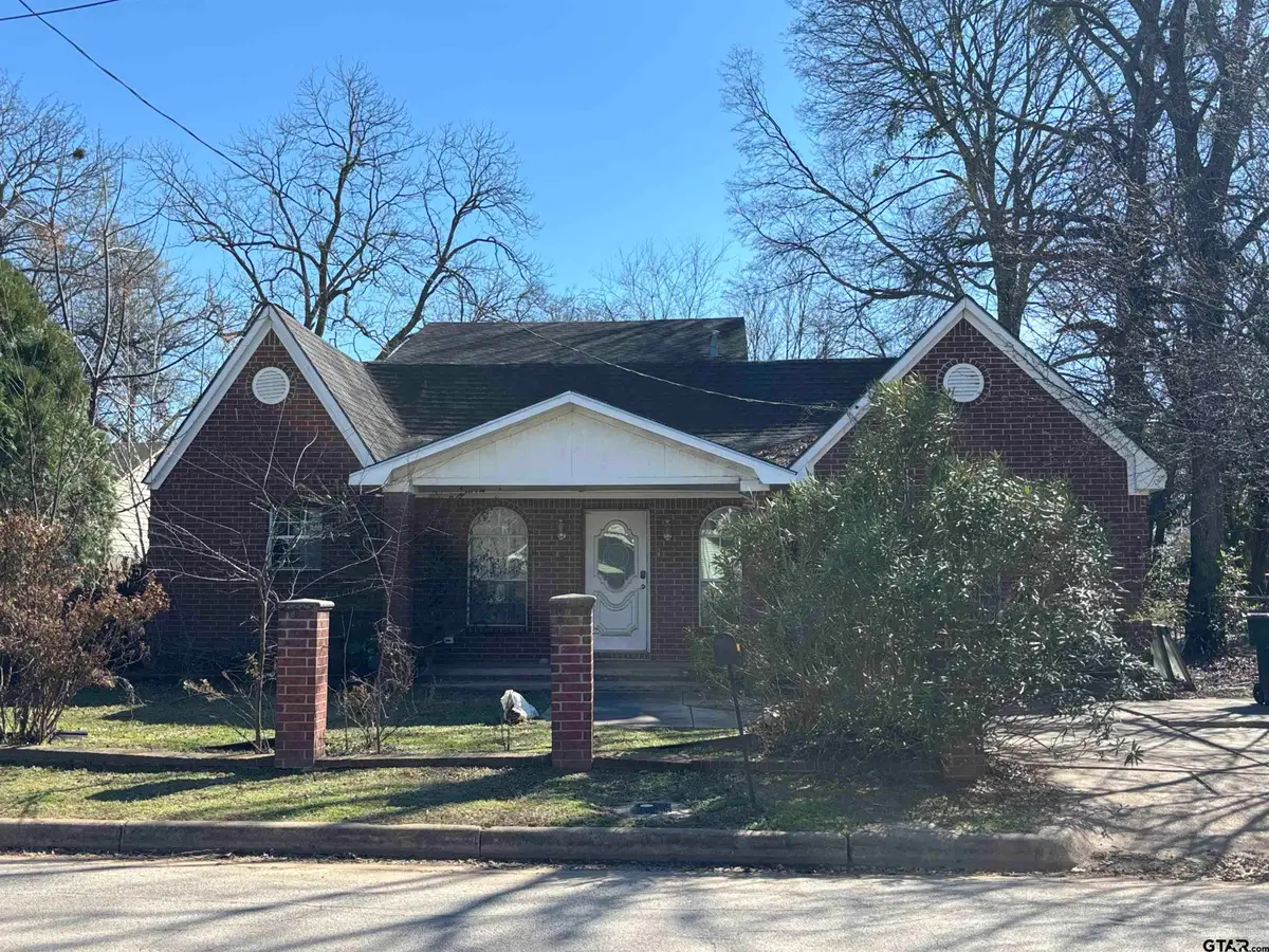 421 E Rosedale St, Tyler, TX 75702 - #1