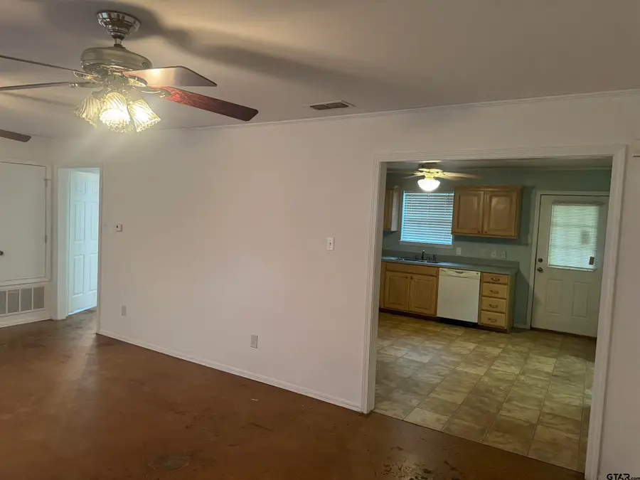 16444 Lakeview Cir, Whitehouse, TX 75791 - #3