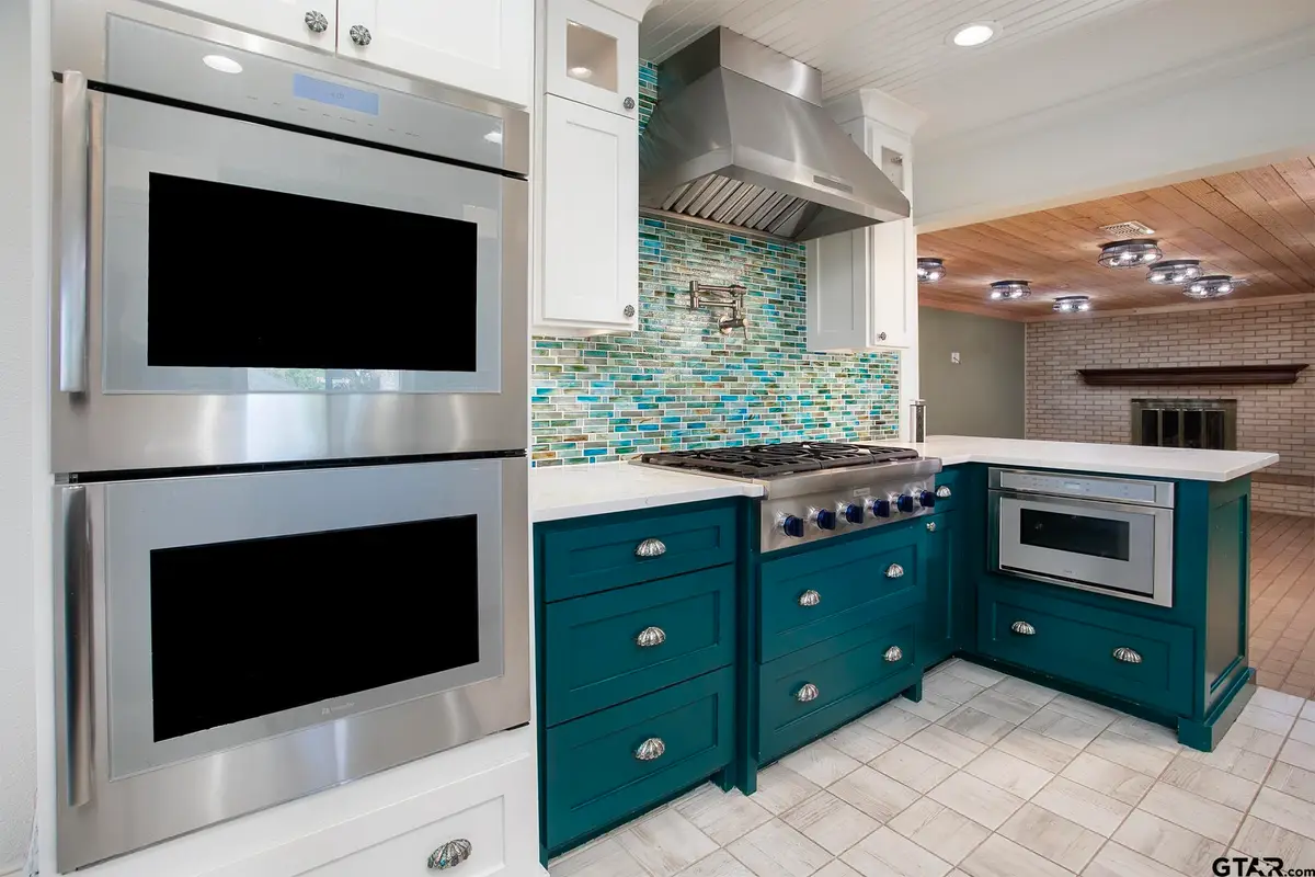 502 W Hubbard St, Lindale, TX 75771 - #1