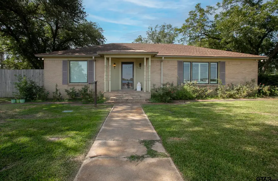 502 W Hubbard St, Lindale, TX 75771 - #3